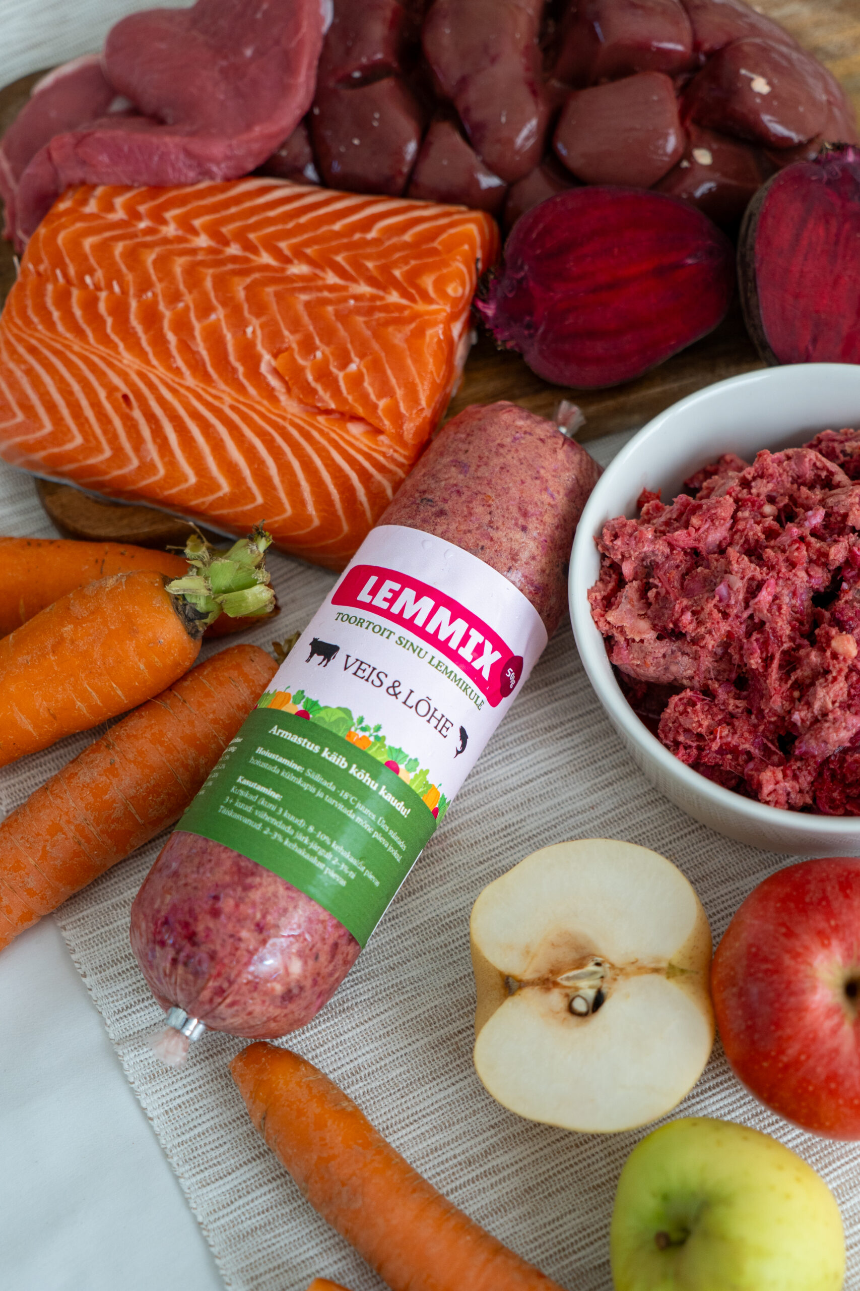 Lemmixi koerte toortoit Veis ja lõhe